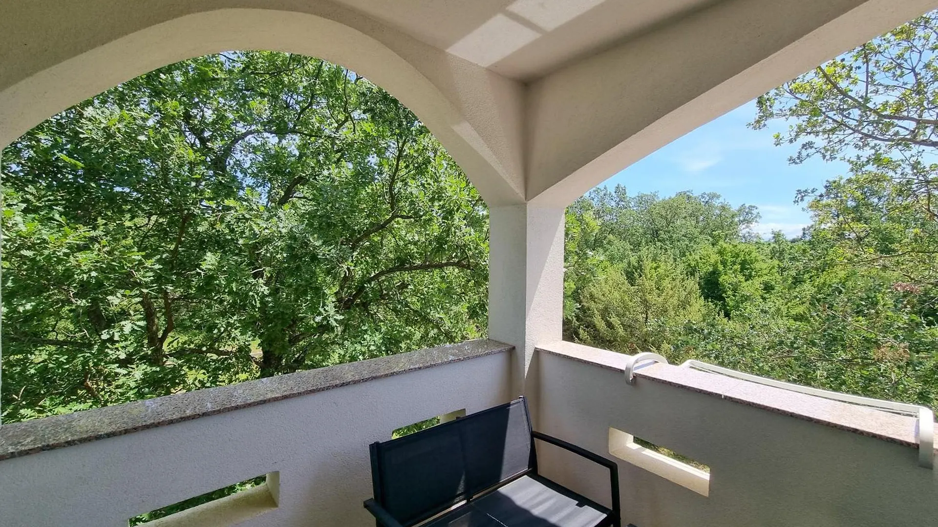 Apartments & Room Danijel Pinezici  0*, Pinezici (Krk) Croatia