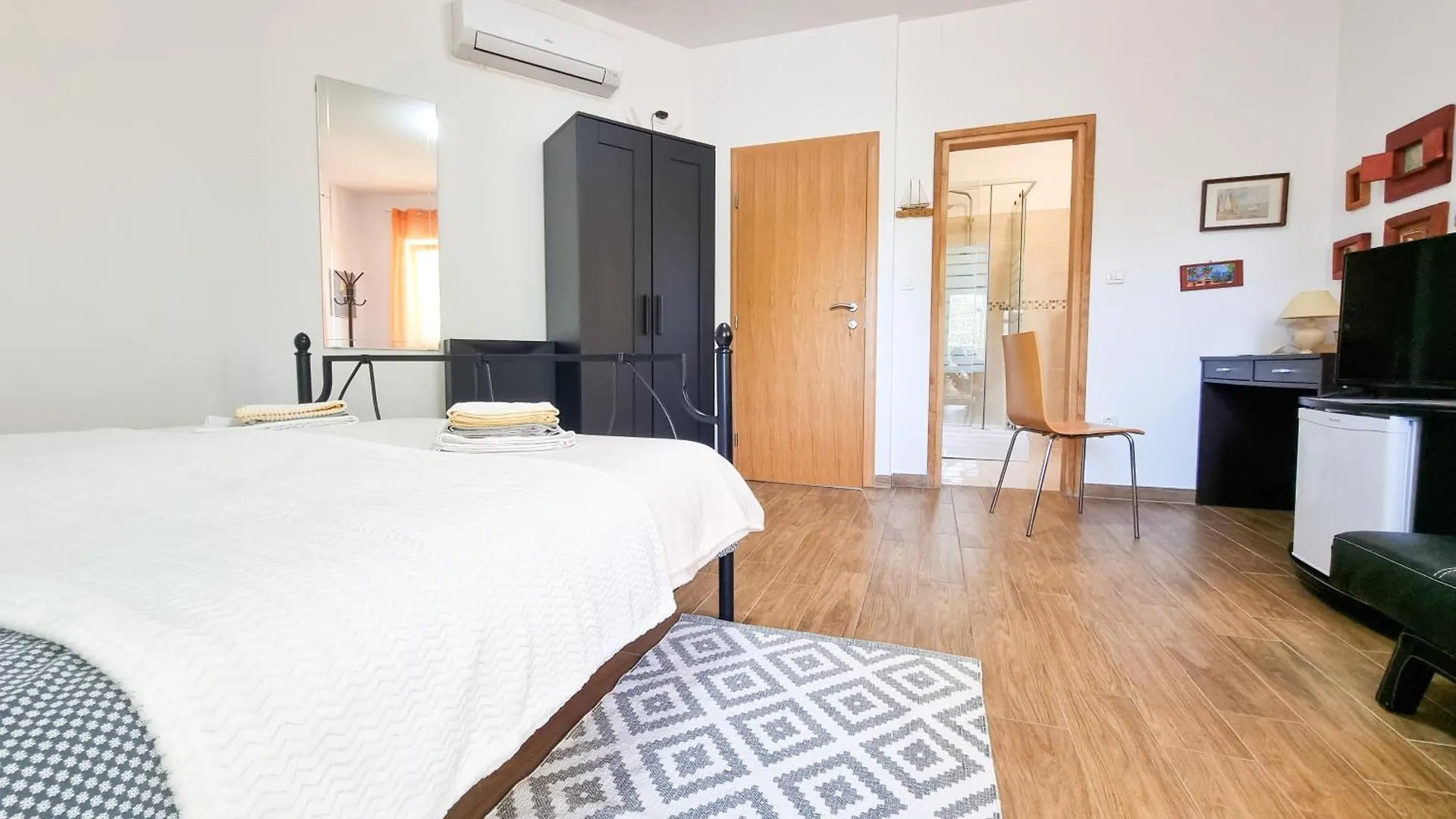Apartments & Room Danijel Pinezici  Croatia